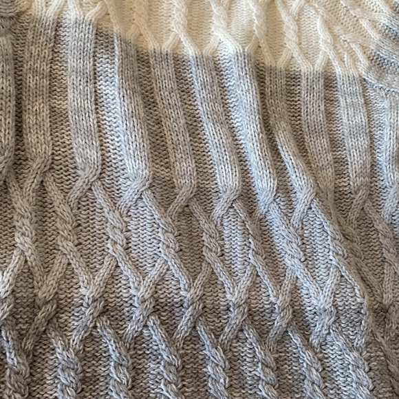 Max Studio Gray and Cream Cable Knit Sweater - Picture 4 of 8